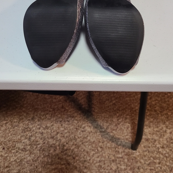 Worthington heels - Picture 4 of 4